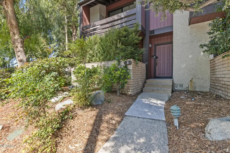 21931 Burbank Boulevard #5, Woodland Hills, CA 91367 - Image #2