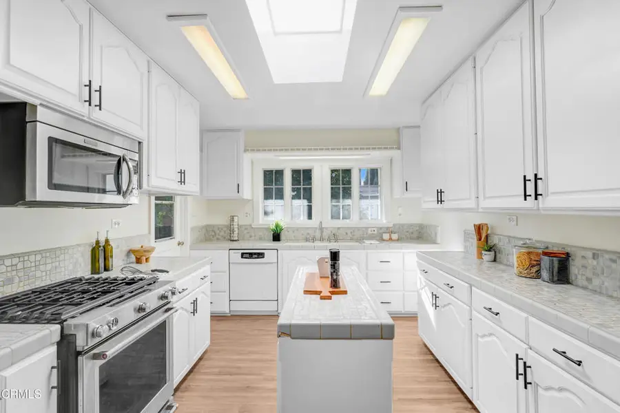 907 N Stoneman Avenue, Alhambra, CA 91801 - Image #3