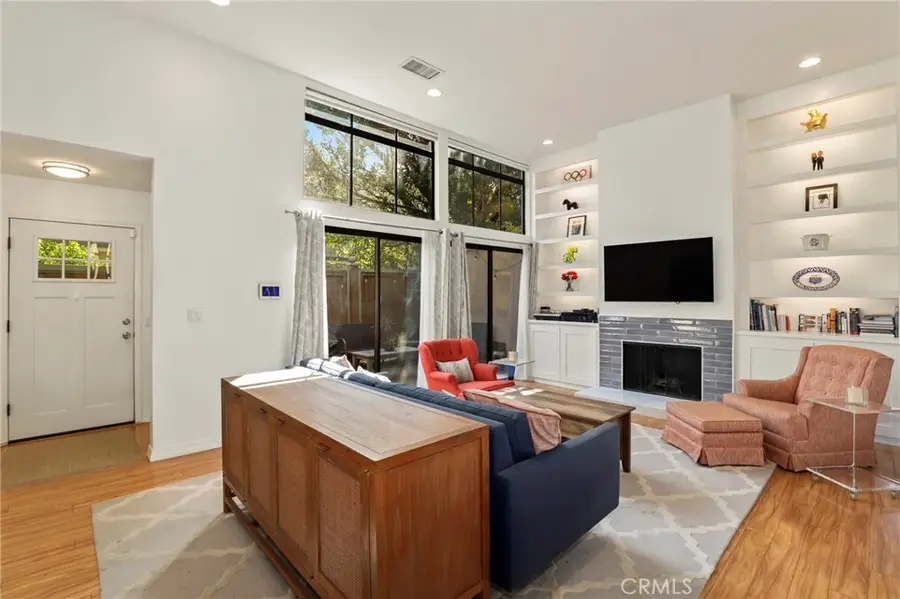 209 S Oakland Avenue #D, Pasadena, CA 91101 - #3