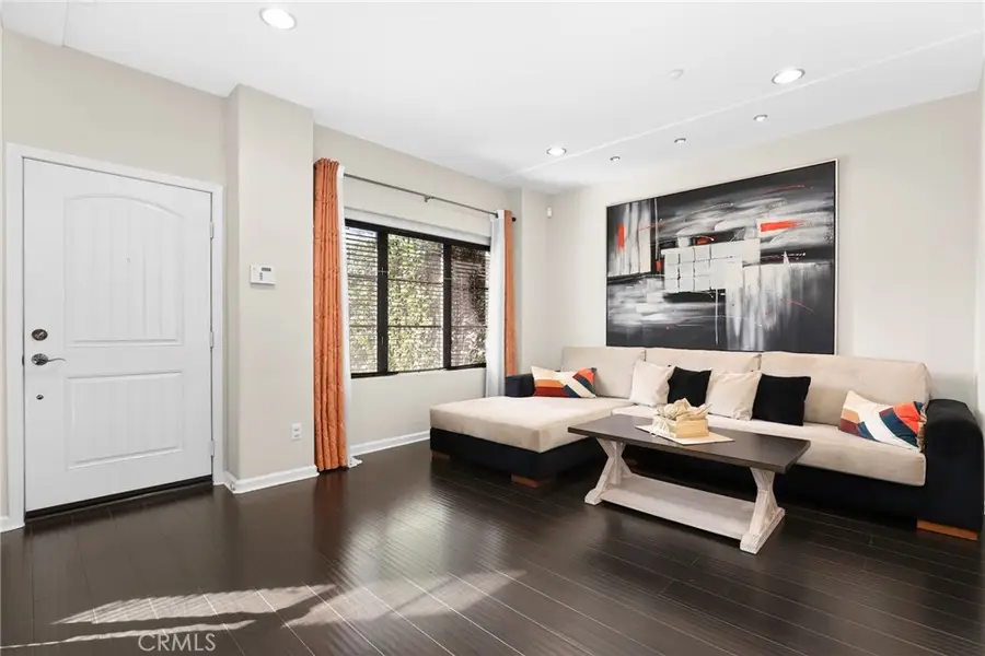 879 Michigan #G, Pasadena, CA 91107 - #2