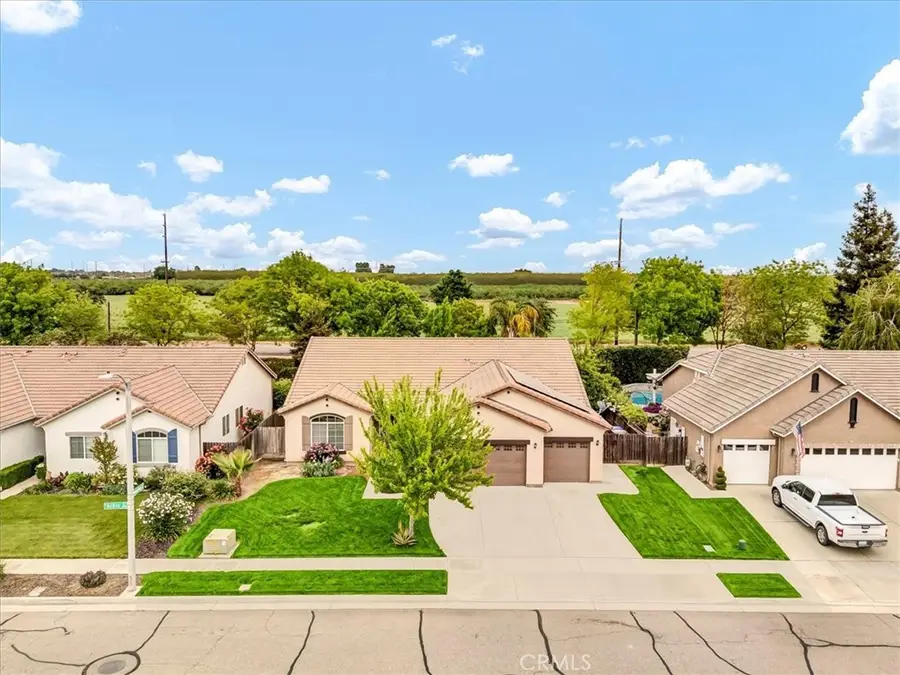 3000 S Arkle Street, Visalia, CA 93292 - #2