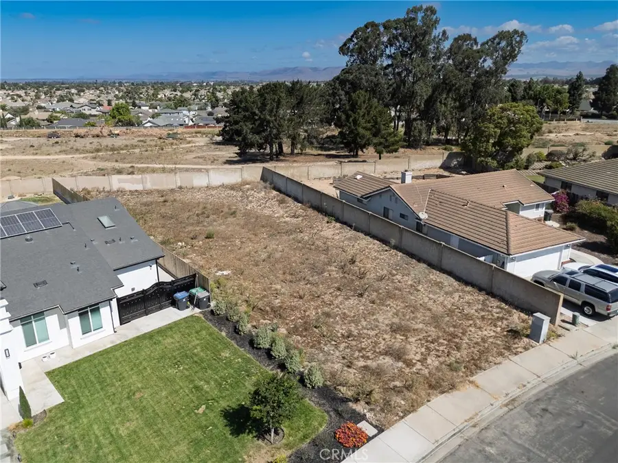 827 Firefox Drive, Santa Maria, CA 93455 - #2