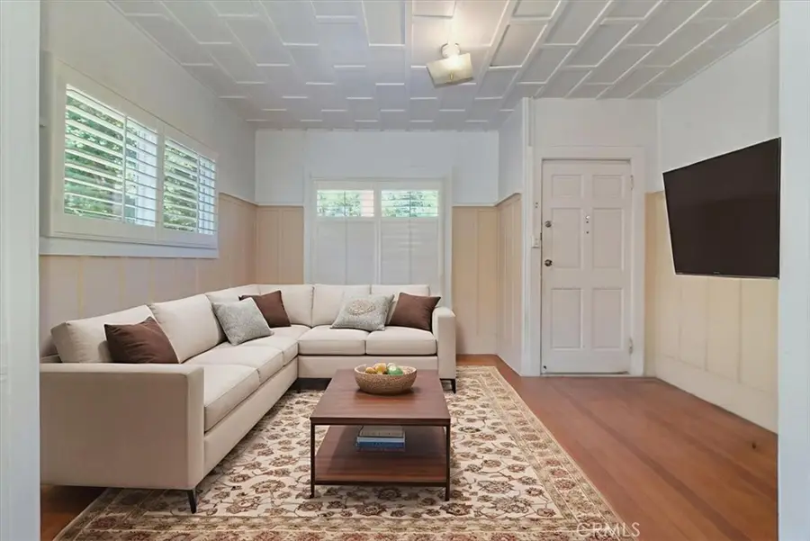 309 W Victoria Street, Santa Barbara, CA 93101 - Image #2