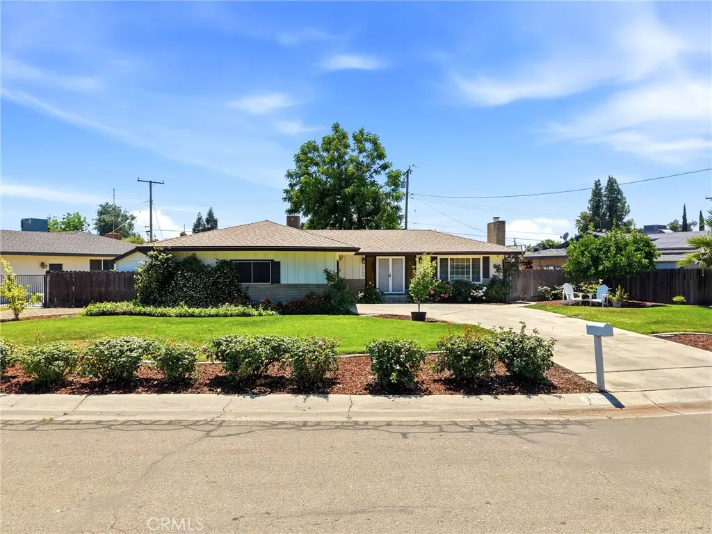 2709 W Royal Oaks, Visalia, CA 93277 - #1