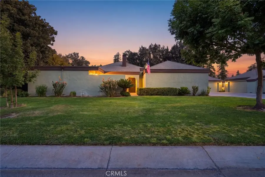 2950 W Border Links Drive, Visalia, CA 93291 - #2
