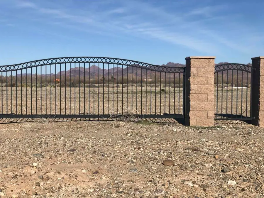 2666 Rio Vista Way, Palo Verde, CA 92266 - #2