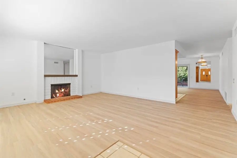 4690 Lisann St, San Diego, CA 92117 - Image #2