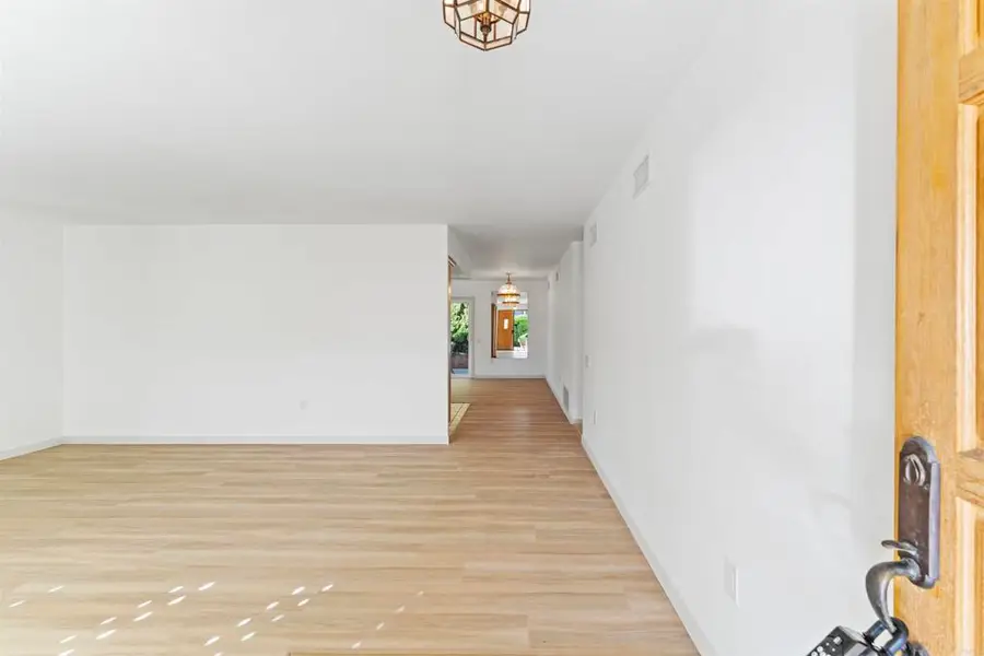 4690 Lisann St, San Diego, CA 92117 - Image #3