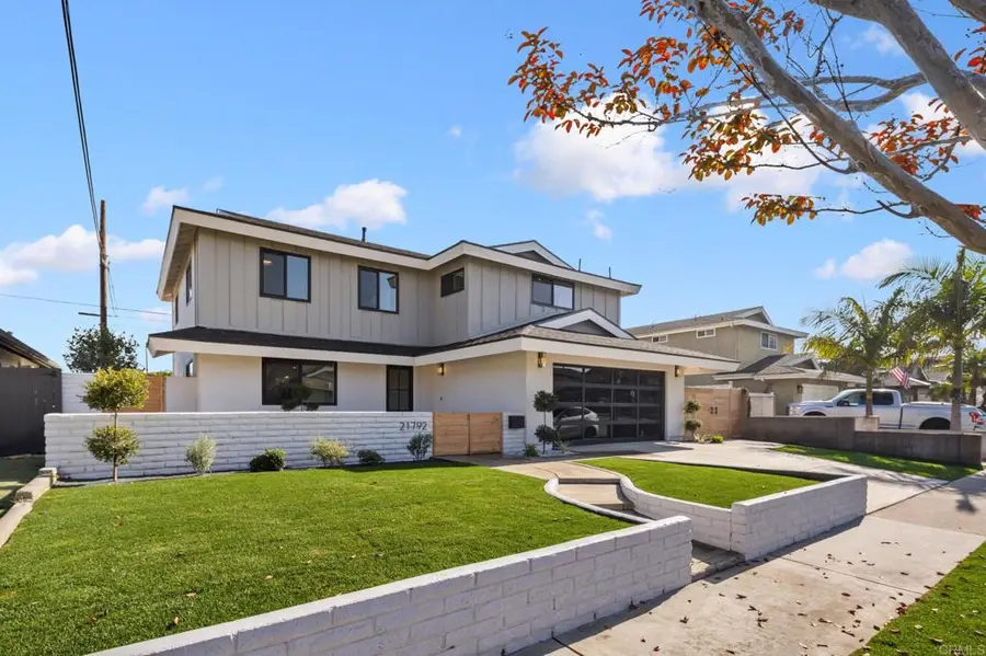 21792 Kaneohe Ln, Huntington Beach, CA 92646 - Image #2