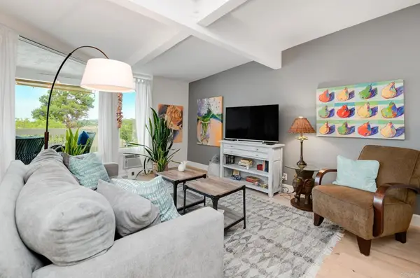 2323 Caringa Way #16, Carlsbad, CA 92009