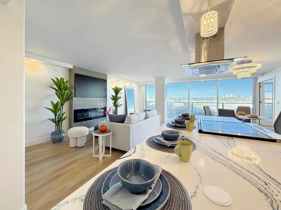 1820 Avenida Del Mundo #208, Coronado, CA 92118 - #2