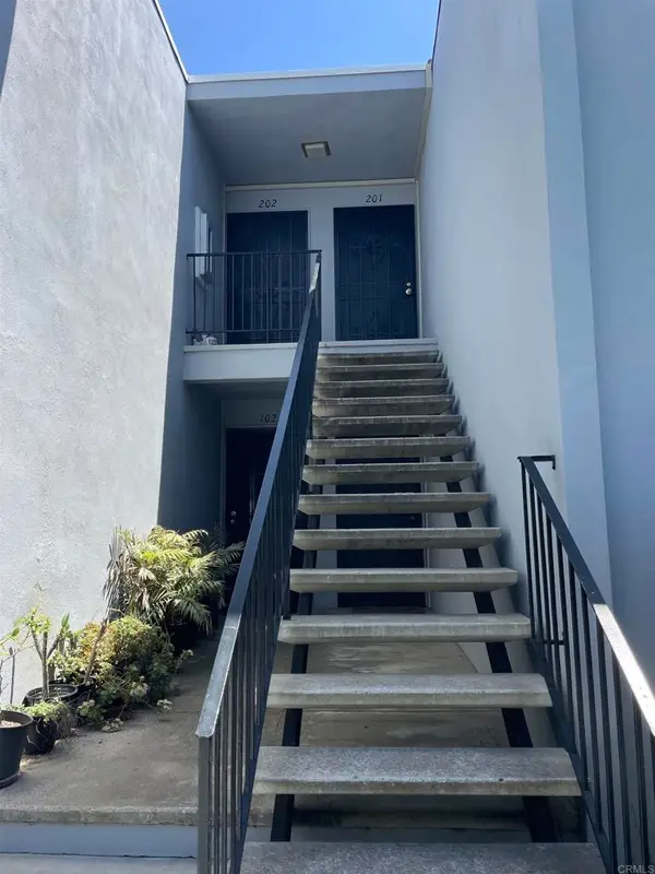 4750 Noyes Street #202, San Diego, CA 92109