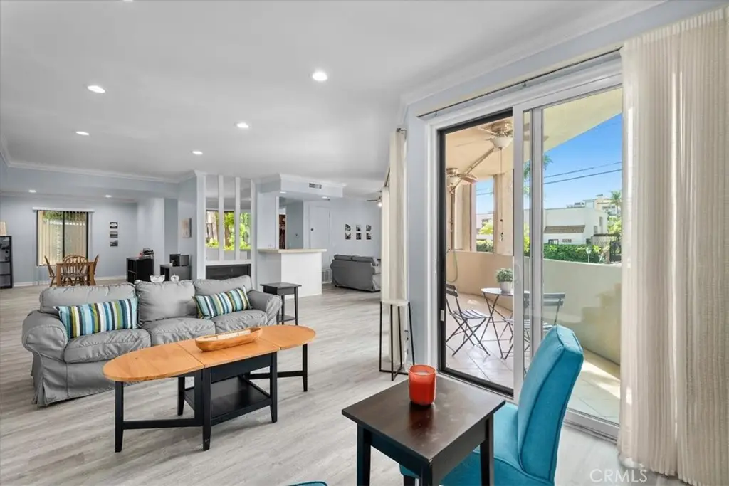 5216 Yarmouth Avenue #106, Encino, CA 91316 - Image #1