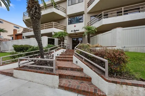 512 Esplanade #303, Redondo Beach, CA 90277