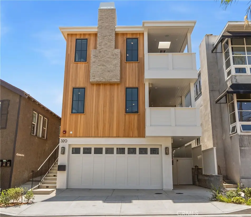320 1st St, Manhattan Beach, CA 90266 - #1