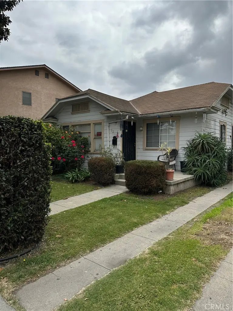 2219 Chestnut Avenue, Long Beach, CA 90806 - Image #1