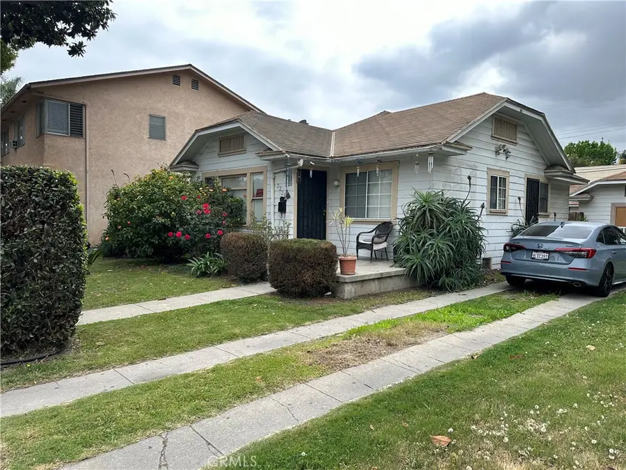 2219 Chestnut Avenue, Long Beach, CA 90806 - Image #2