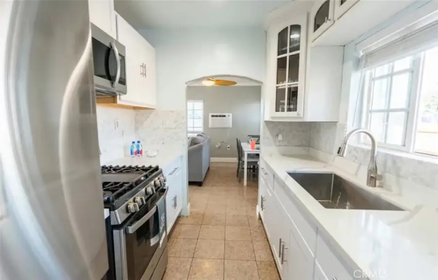 1390 Gundry Avenue, Long Beach, CA 90813 - Image #2