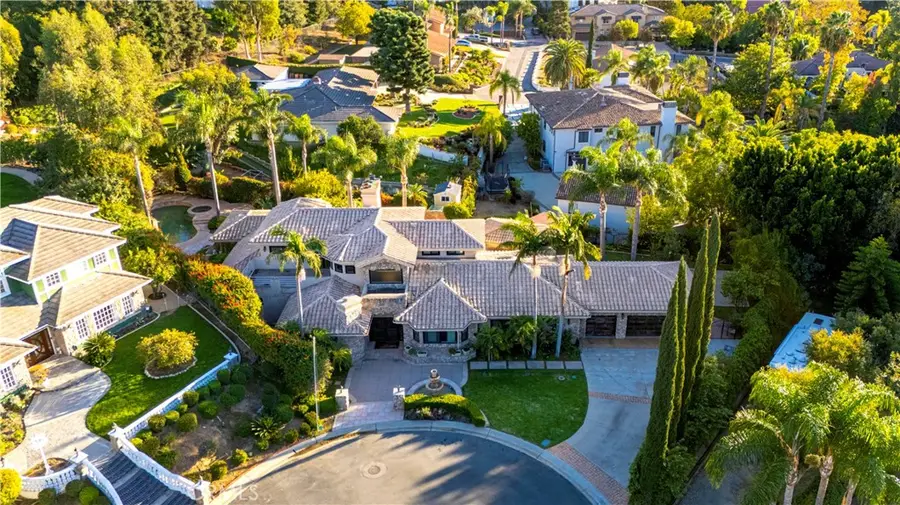 185 S Trish Court, Anaheim Hills, CA 92808 - Image #2