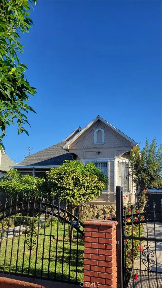 207 E 25th Street, Los Angeles, CA 90011 - Image #2