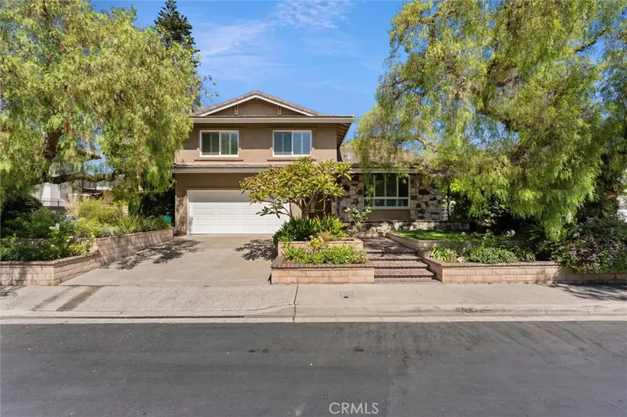 6301 E Bixby Hill Road, Long Beach, CA 90815 - Image #2