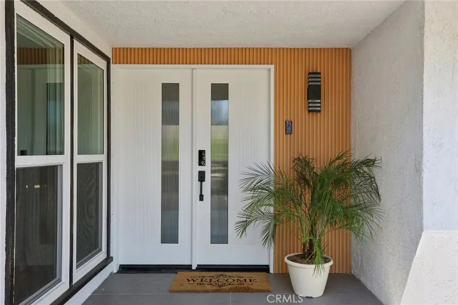 1533 W San Lorenzo Ave, Santa Ana, CA 92704 - Image #3