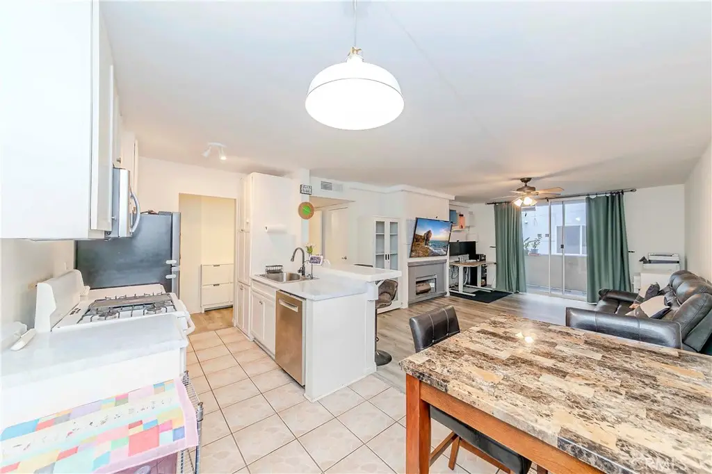 421 S La Fayette Park Pl #427, Los Angeles, CA 90057 - Image #1