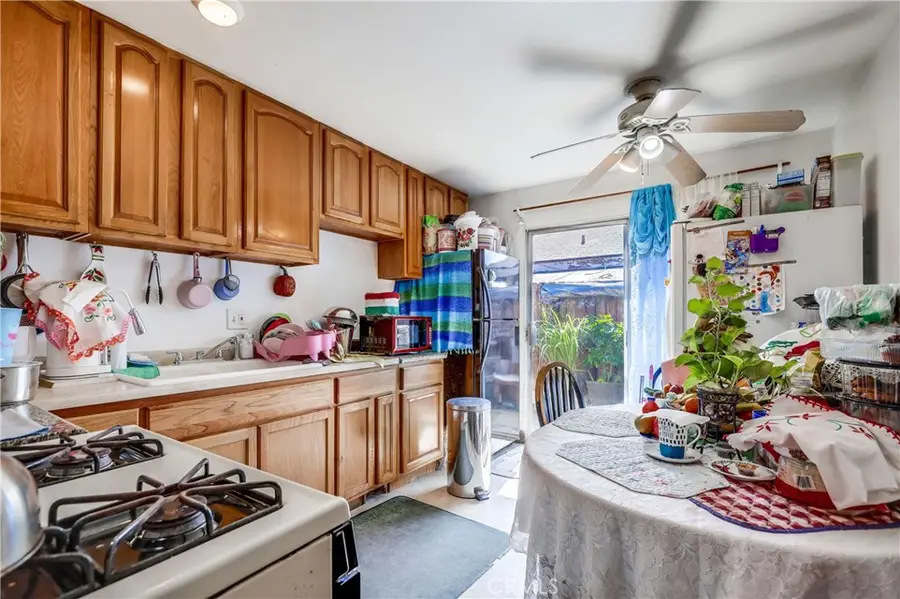 1813 Cedar, Santa Ana, CA 92707 - Image #3