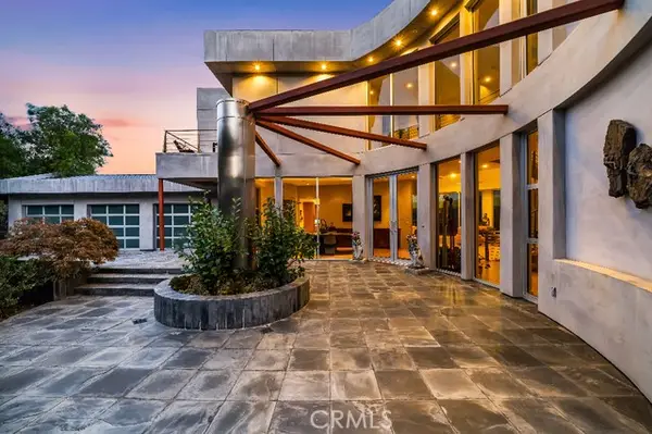 10182 Cowan Heights Drive, North Tustin, CA 92705