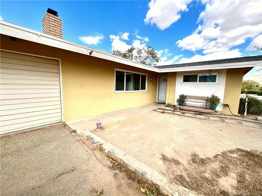 18236 Danbury, Hesperia, CA 92345 - Image #2