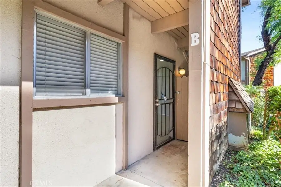 1044 Cabrillo Park #B, Santa Ana, CA 92701 - Image #3