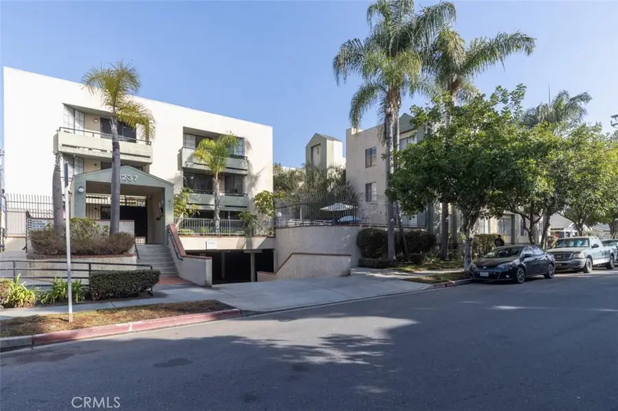 1237 E 6th Street #110, Long Beach, CA 90802 - Image #2