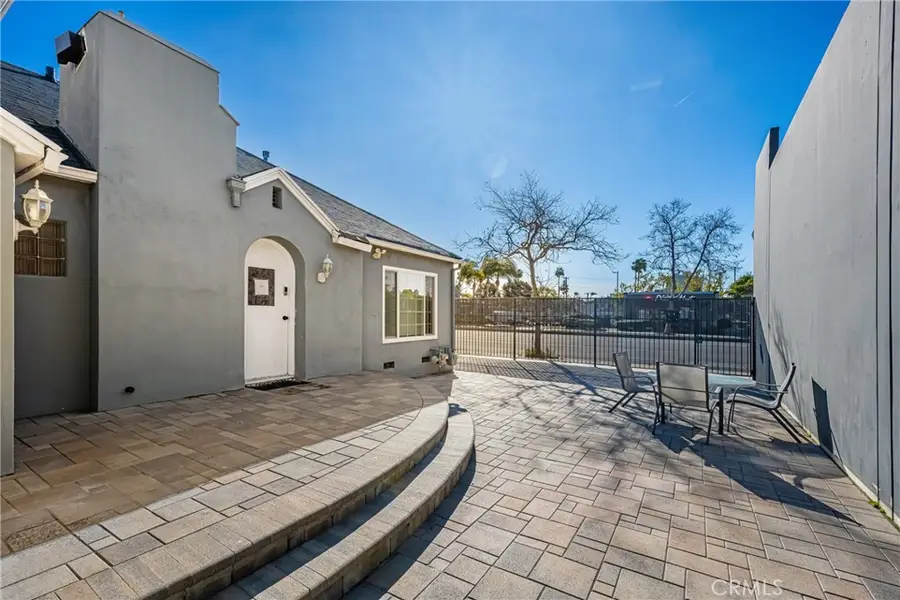 801 W 17th Street, Santa Ana, CA 92706 - Image #3