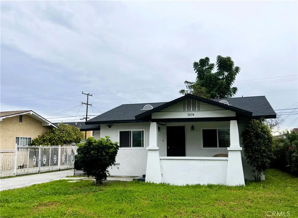 7672 Whitsett Avenue, Los Angeles, CA 90001 - #1