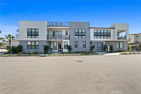 208 Ocean Place, Seal Beach, CA 90740