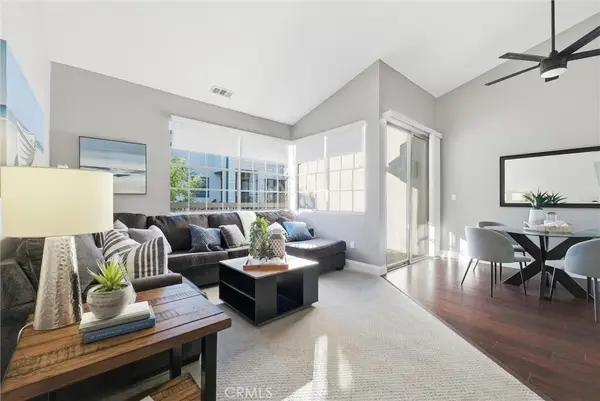 2516 W Macarthur #j, Santa Ana, CA 92704