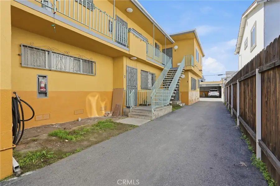 1207 S Catalina Street, Los Angeles, CA 90006 - #2