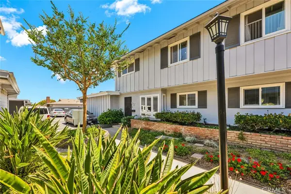 1125 E 1st Street, Tustin, CA 92780