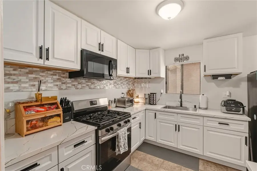 1223 W 68th, Los Angeles, CA 90044 - Image #2