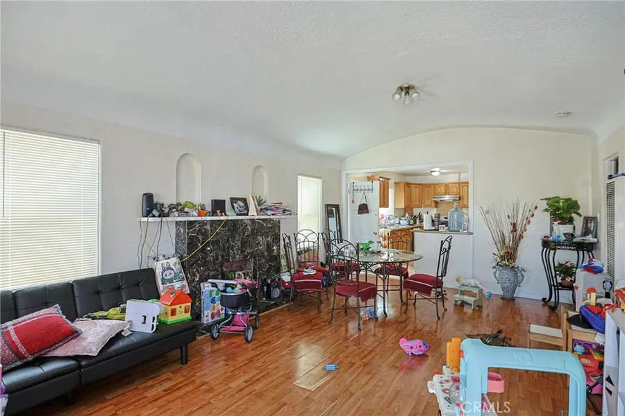410 E 60th St, Long Beach, CA 90805 - Image #3