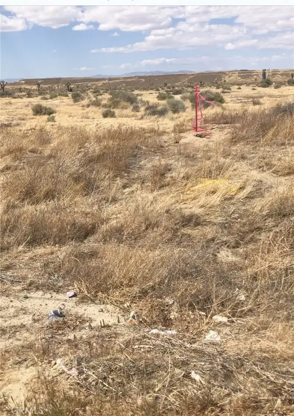 5 Avenue F-12, Lancaster, CA 93535