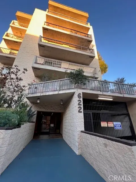 622 S Barrington #302, Los Angeles, CA 90049 - #1