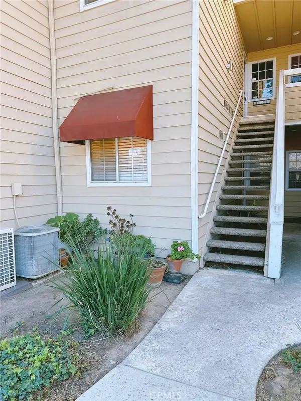 3640 S Bear Street #F, Santa Ana, CA 92704