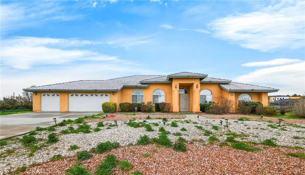 5635 Hollister, Phelan, CA 92371 - #1