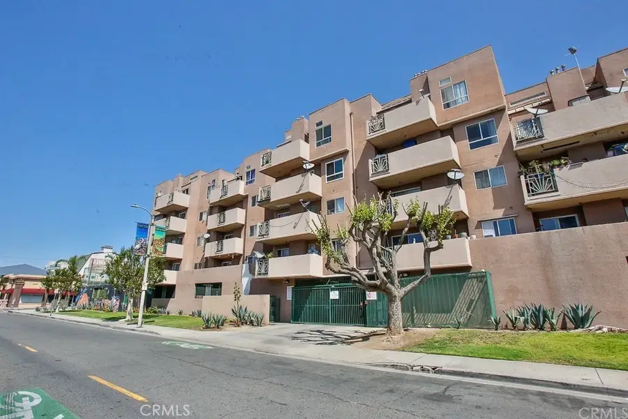 450 E 4th Street #423, Santa Ana, CA 92701 - #2