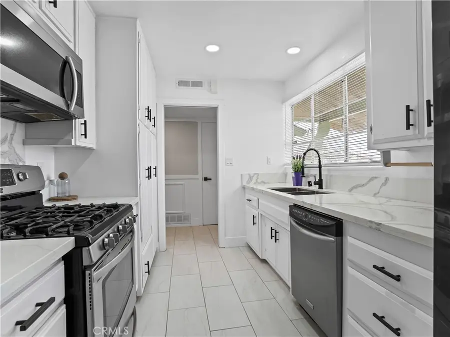 1112 E Avenue J4, Lancaster, CA 93535 - #2