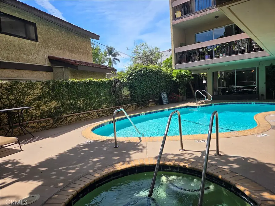 1061 Park Avenue #302, Long Beach, CA 90804 - #2