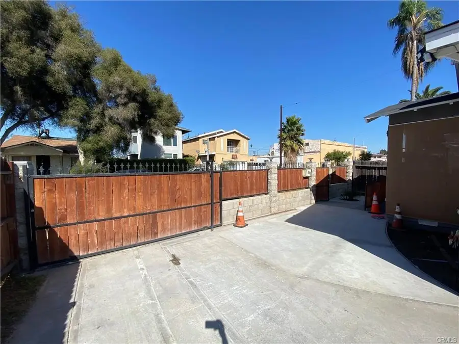 1018 W 67th, Los Angeles, CA 90044 - #2