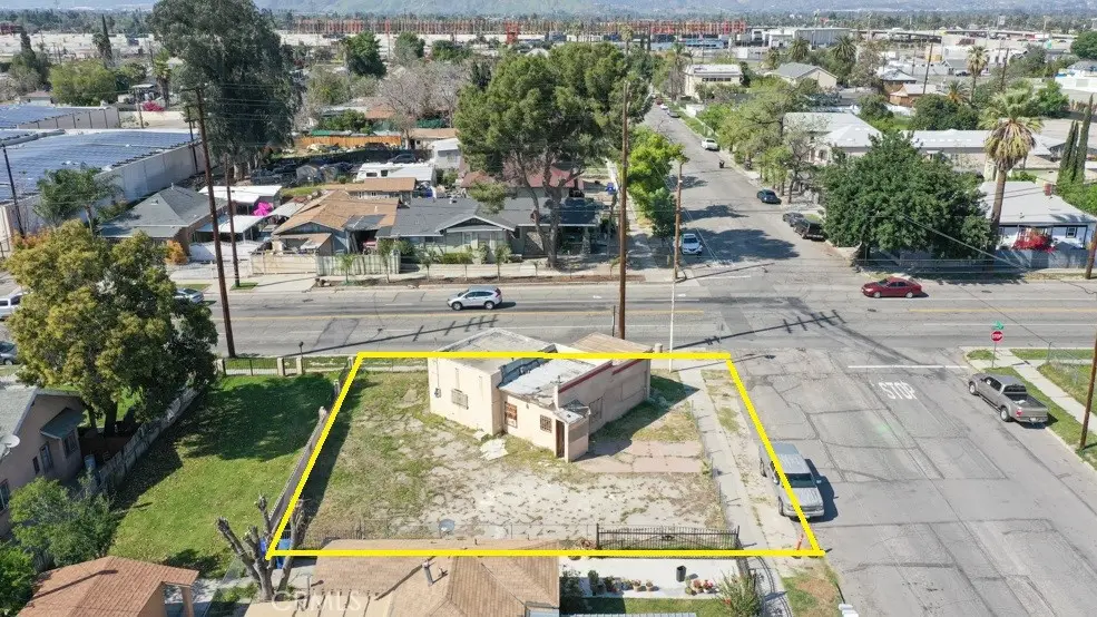 1003 W Rialto Avenue, San Bernardino, CA 92410 - #1