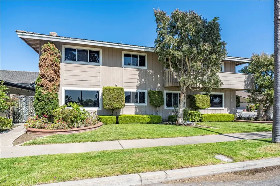 17188 Edgewater, Huntington Beach, CA 92649 - #2